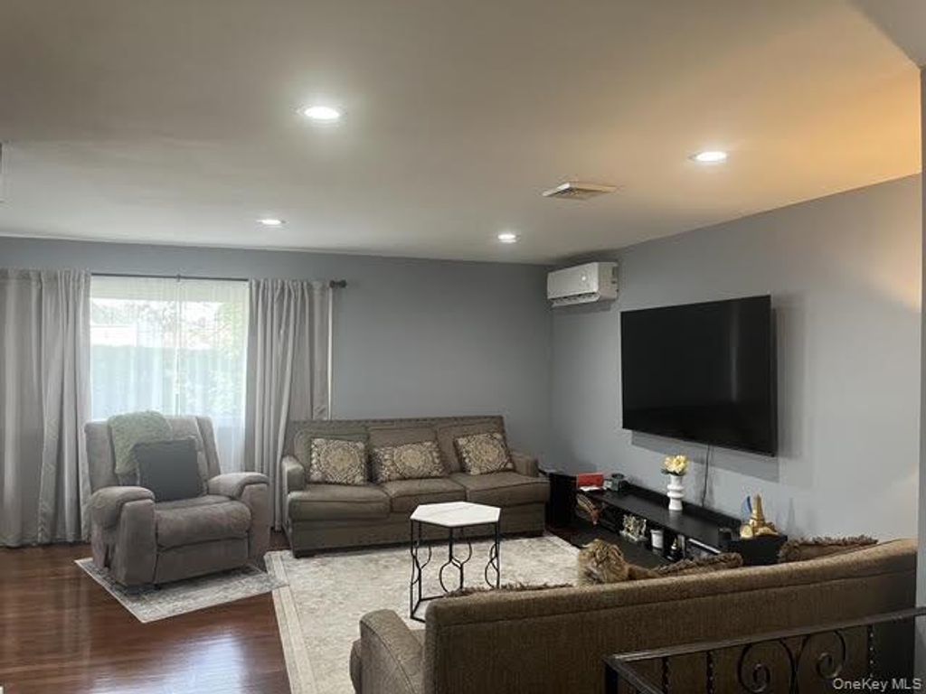 782 Stewart Avenue, Bethpage, NY 11714 — photo 3