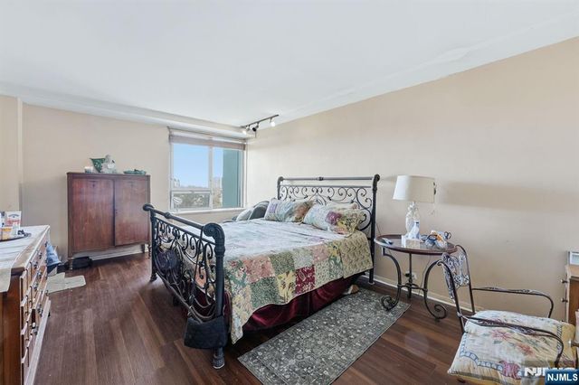 2 Horizon 1010, Fort Lee, NJ 07024