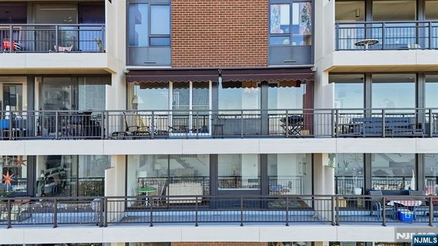 2 Horizon 1010, Fort Lee, NJ 07024