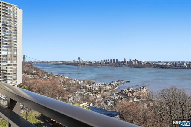 2 Horizon 1010, Fort Lee, NJ 07024