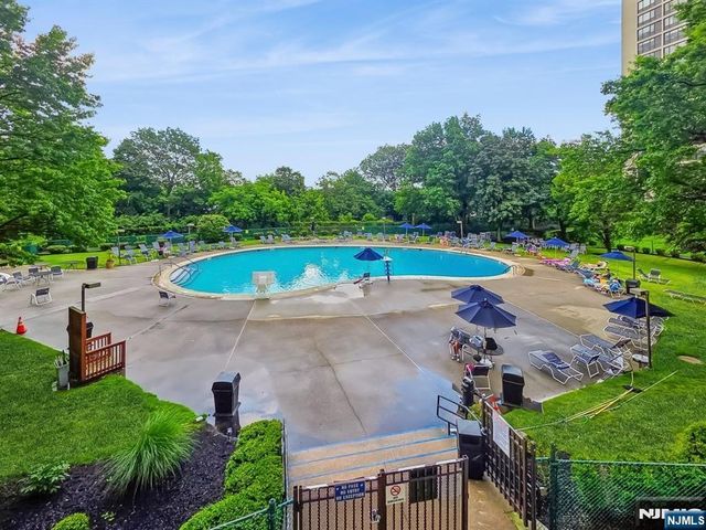 2 Horizon 1010, Fort Lee, NJ 07024