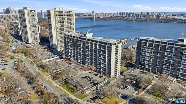 2 Horizon 1010, Fort Lee, NJ 07024