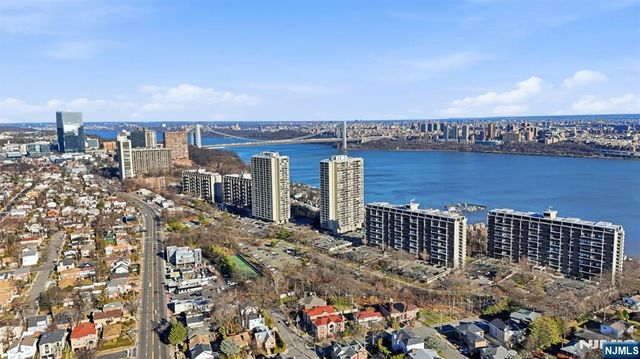 2 Horizon 1010, Fort Lee, NJ 07024