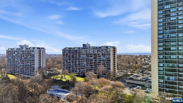 2 Horizon 1010, Fort Lee, NJ 07024