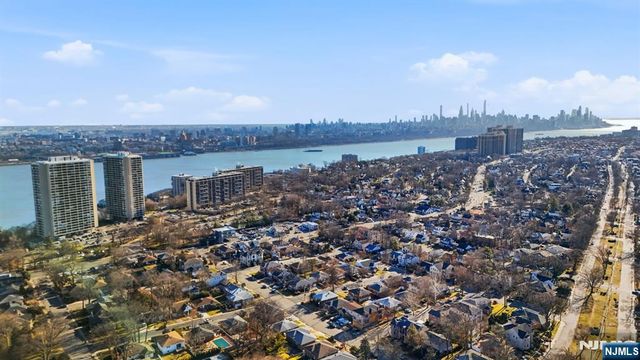 2 Horizon 1010, Fort Lee, NJ 07024