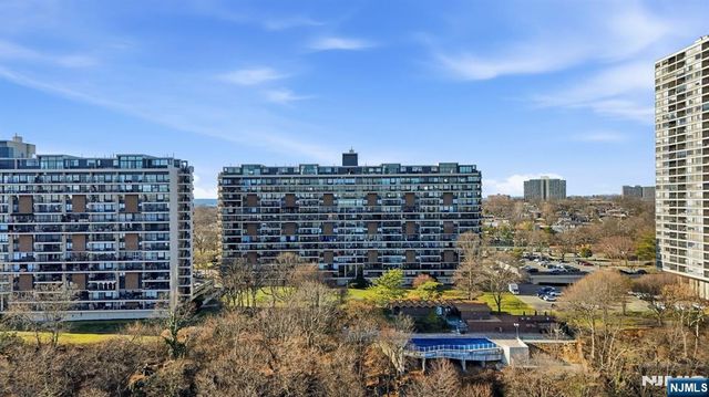 2 Horizon 1010, Fort Lee, NJ 07024