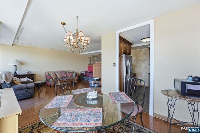 2 Horizon 1010, Fort Lee, NJ 07024