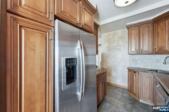 2 Horizon 1010, Fort Lee, NJ 07024