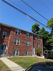14 Saratoga Avenue 4, Pawtucket, RI 02861