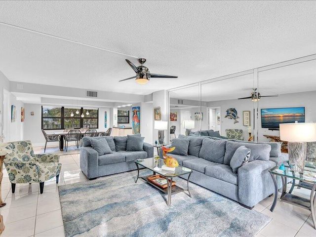 277 N Ocean Boulevard 102, Boca Raton, FL 33432