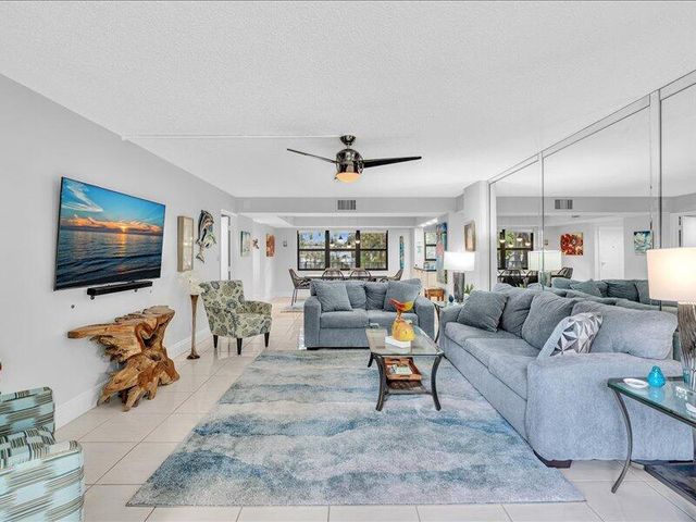 277 N Ocean Boulevard 102, Boca Raton, FL 33432