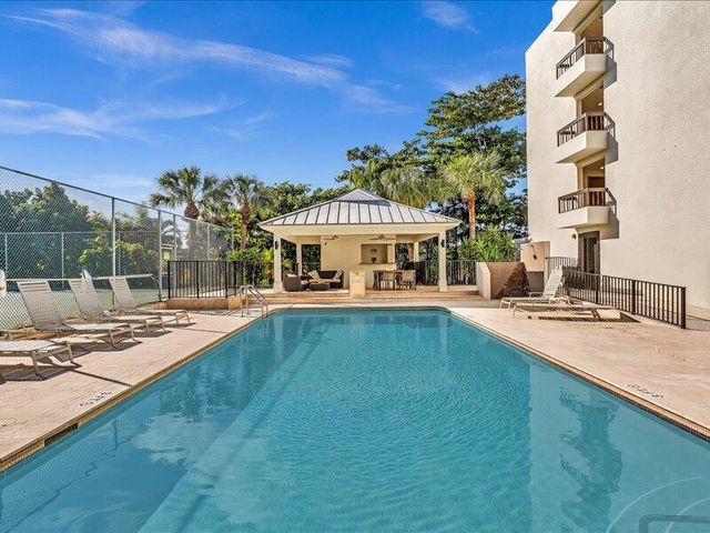 277 N Ocean Boulevard 102, Boca Raton, FL 33432