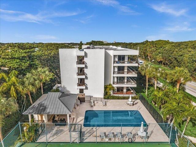 277 N Ocean Boulevard 102, Boca Raton, FL 33432