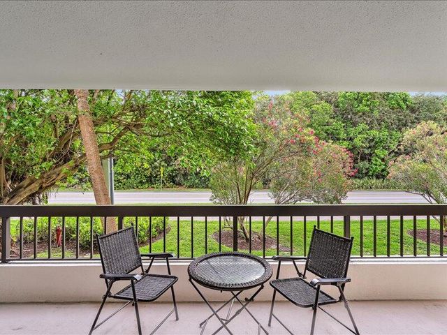 277 N Ocean Boulevard 102, Boca Raton, FL 33432