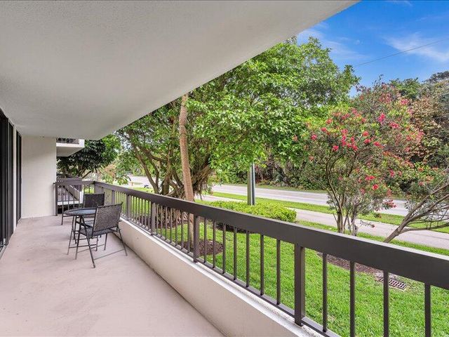 277 N Ocean Boulevard 102, Boca Raton, FL 33432