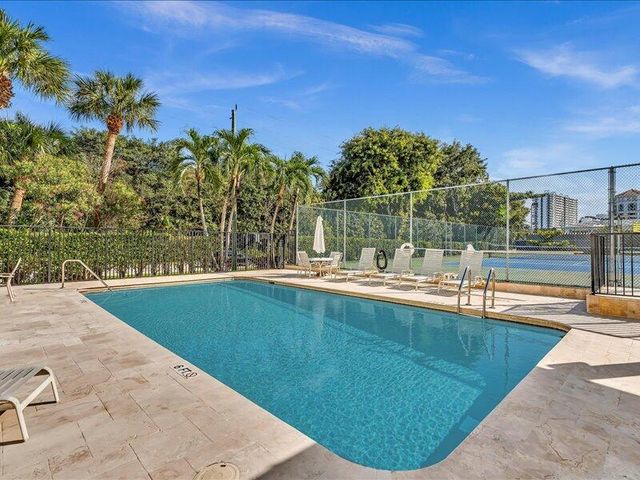 277 N Ocean Boulevard 102, Boca Raton, FL 33432