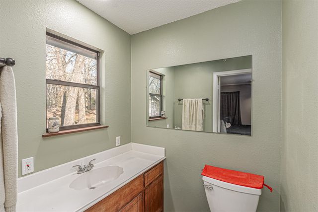 201 Rs County Road 1399, Point, TX 75472