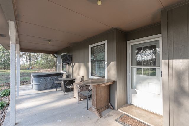 201 Rs County Road 1399, Point, TX 75472