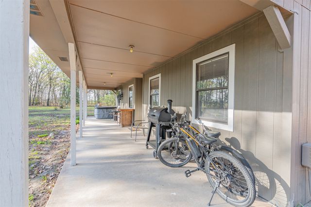 201 Rs County Road 1399, Point, TX 75472