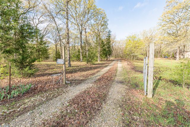 201 Rs County Road 1399, Point, TX 75472