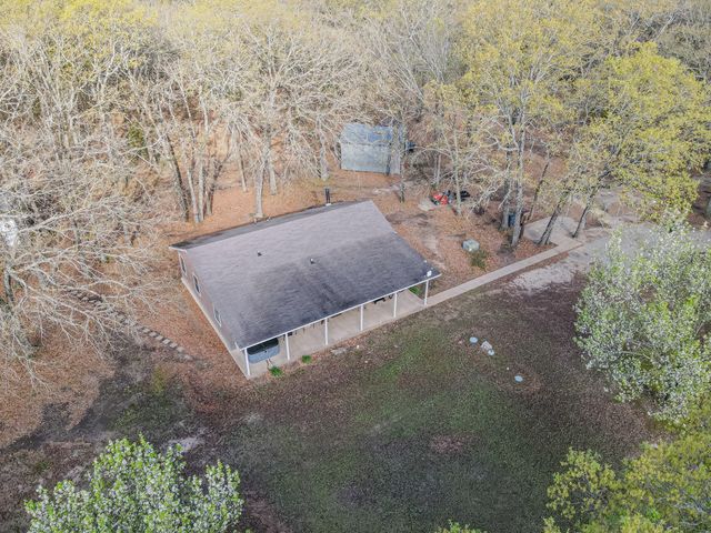 201 Rs County Road 1399, Point, TX 75472