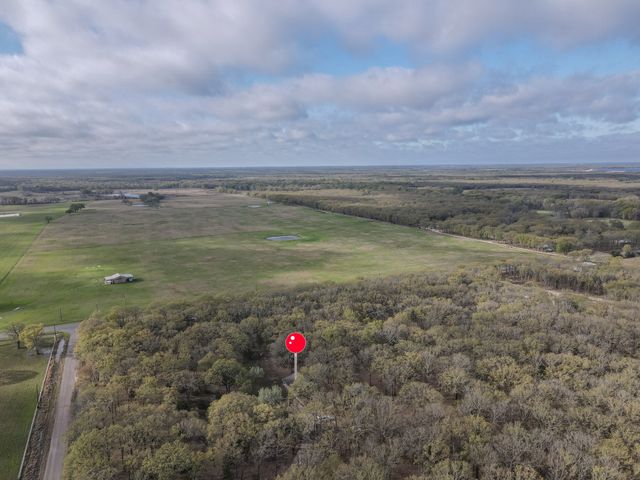 201 Rs County Road 1399, Point, TX 75472