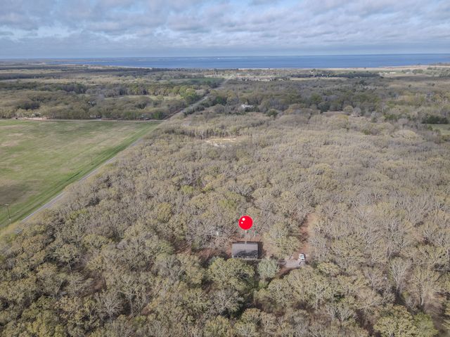 201 Rs County Road 1399, Point, TX 75472