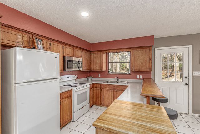 201 Rs County Road 1399, Point, TX 75472