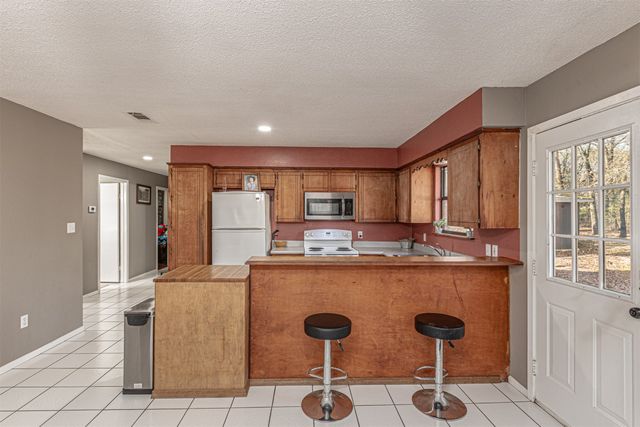 201 Rs County Road 1399, Point, TX 75472