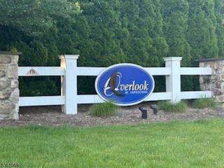 870 Honeybrook Cir, Lopatcong Twp., NJ 08886