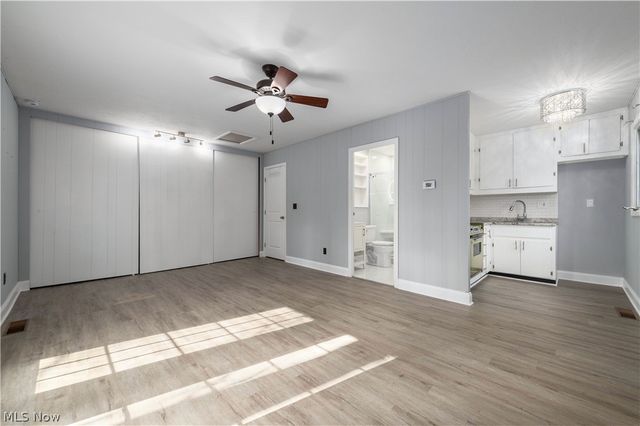 12101 The Bluffs, Strongsville, OH 44136