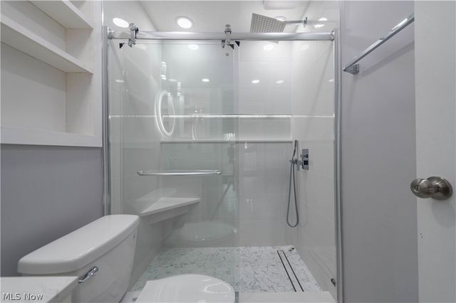 12101 The Bluffs, Strongsville, OH 44136