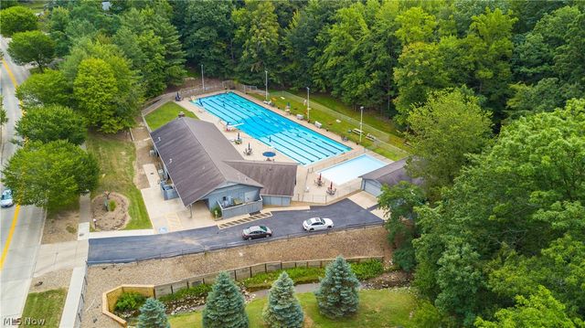 12101 The Bluffs, Strongsville, OH 44136