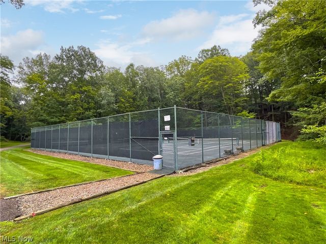 12101 The Bluffs, Strongsville, OH 44136