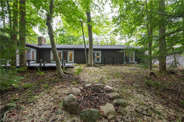 12101 The Bluffs, Strongsville, OH 44136