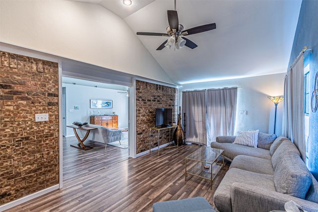 4100 Staghorn Circle N, Fort Worth, TX 76137