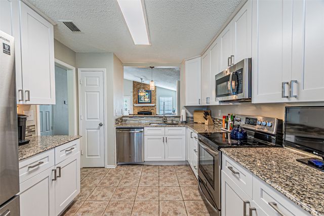 4100 Staghorn Circle N, Fort Worth, TX 76137