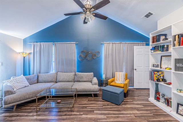 4100 Staghorn Circle N, Fort Worth, TX 76137