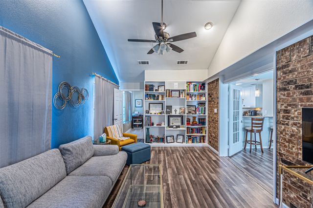 4100 Staghorn Circle N, Fort Worth, TX 76137