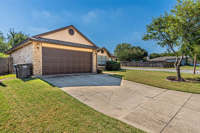 4100 Staghorn Circle N, Fort Worth, TX 76137