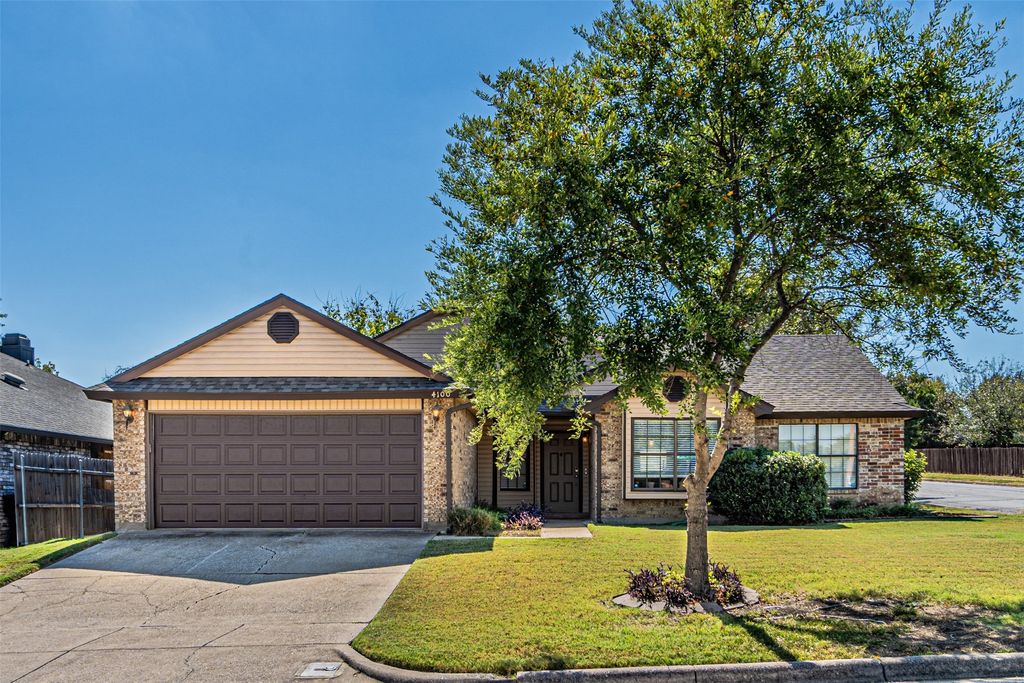 4100 Staghorn Circle N, Fort Worth, TX 76137