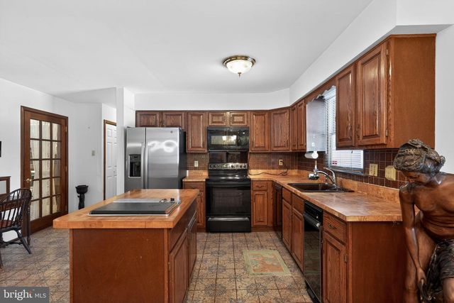 1511 LAURIE LN, Yardley, PA 19067