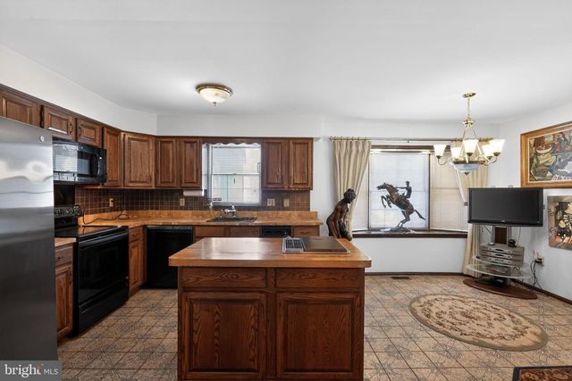 1511 LAURIE LN, Yardley, PA 19067