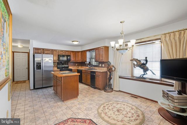 1511 LAURIE LN, Yardley, PA 19067