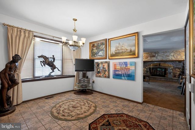 1511 LAURIE LN, Yardley, PA 19067