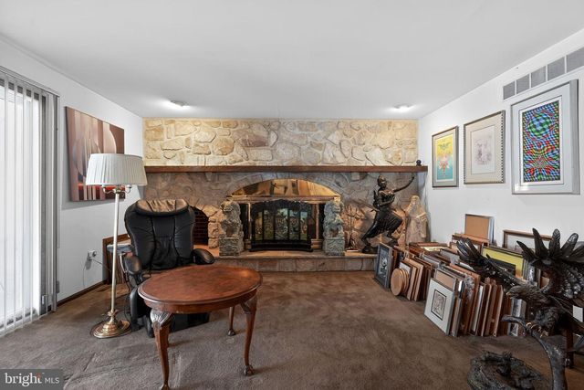 1511 LAURIE LN, Yardley, PA 19067