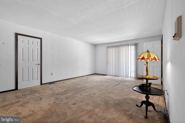 1511 LAURIE LN, Yardley, PA 19067