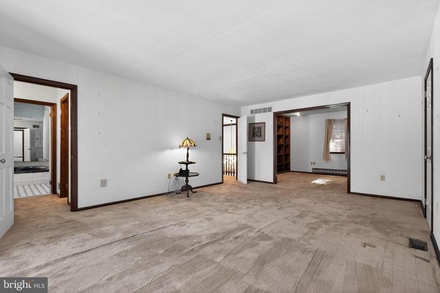 1511 LAURIE LN, Yardley, PA 19067