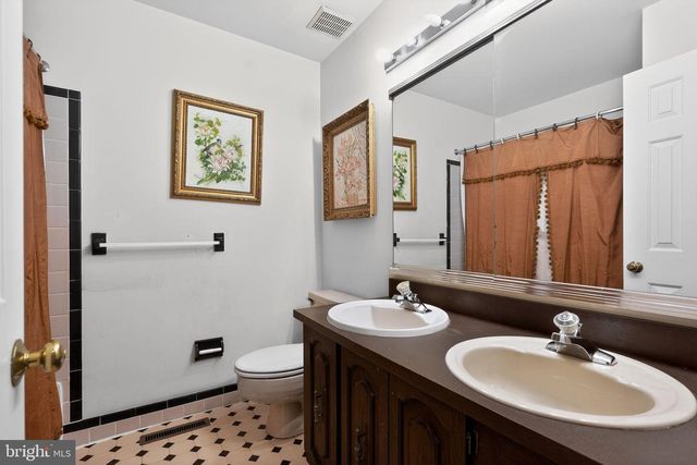 1511 LAURIE LN, Yardley, PA 19067