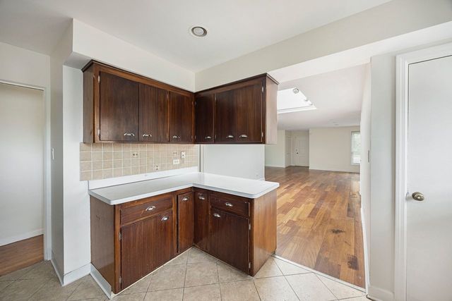 9200 Kedvale Avenue, Skokie, IL 60076